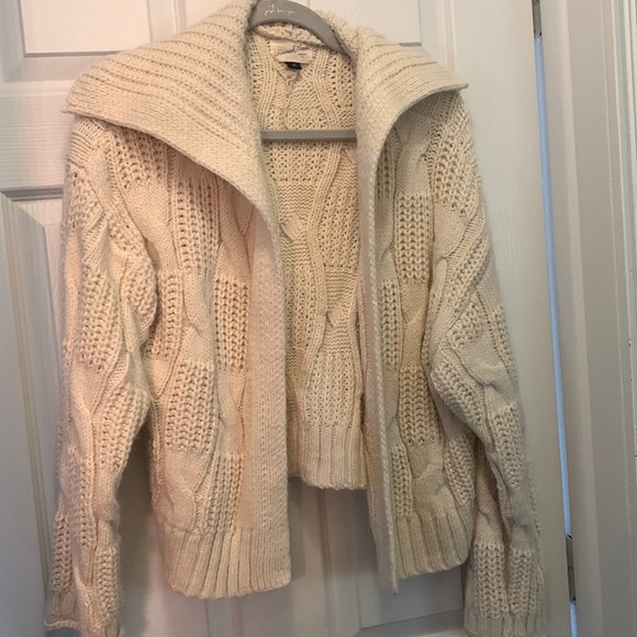Sweaters - Beige cardigan